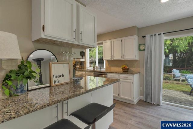 50 Ridge Pl, Depoe Bay, OR 97341