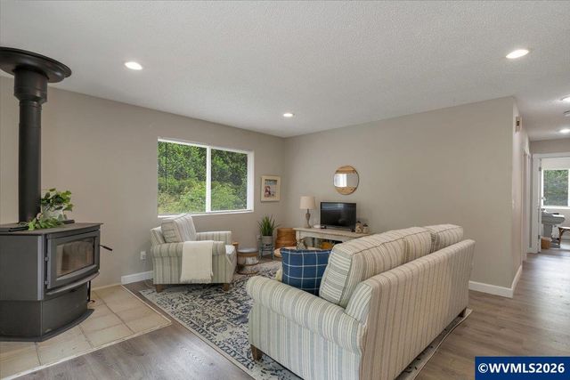 50 Ridge Pl, Depoe Bay, OR 97341