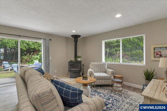 50 Ridge Pl, Depoe Bay, OR 97341