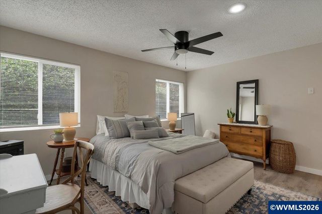 50 Ridge Pl, Depoe Bay, OR 97341