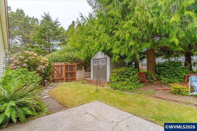 50 Ridge Pl, Depoe Bay, OR 97341