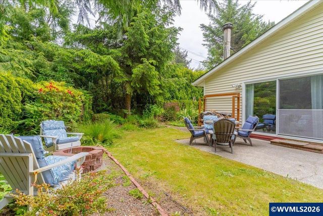 50 Ridge Pl, Depoe Bay, OR 97341
