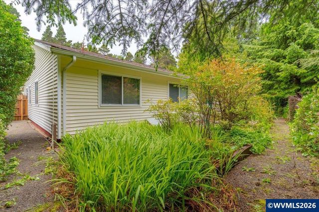 50 Ridge Pl, Depoe Bay, OR 97341