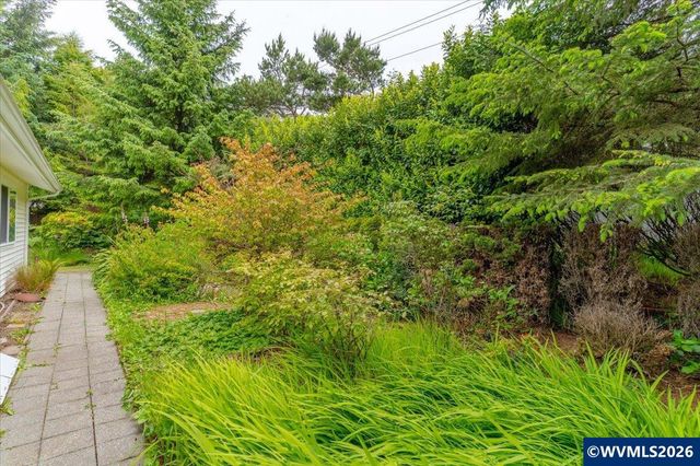 50 Ridge Pl, Depoe Bay, OR 97341
