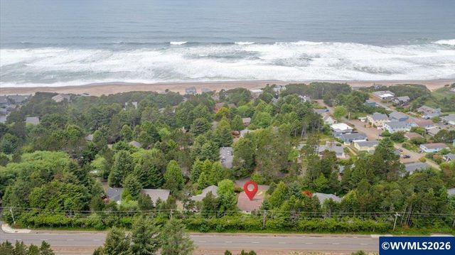 50 Ridge Pl, Depoe Bay, OR 97341