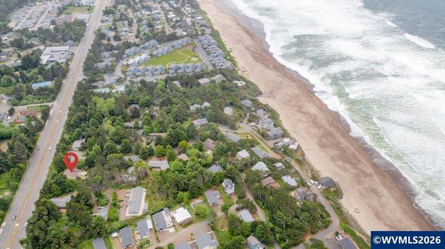 50 Ridge Pl, Depoe Bay, OR 97341