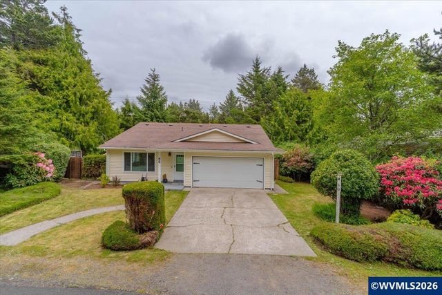 50 Ridge Pl, Depoe Bay, OR 97341