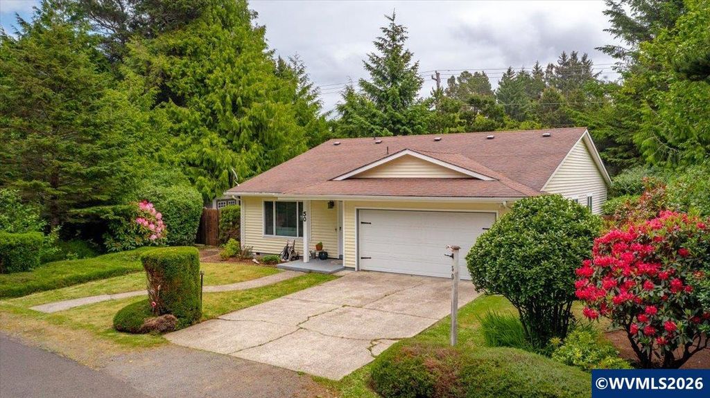 50 Ridge Pl, Depoe Bay, OR 97341