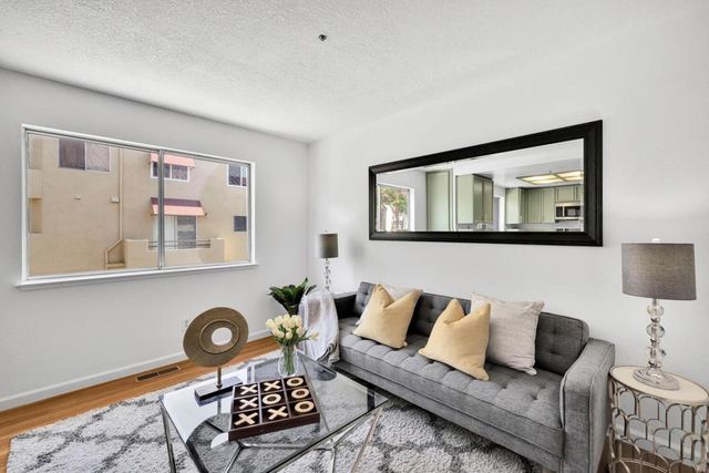 31 E Court Lane, Foster City, CA 94404