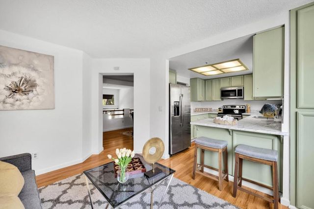 31 E Court Lane, Foster City, CA 94404