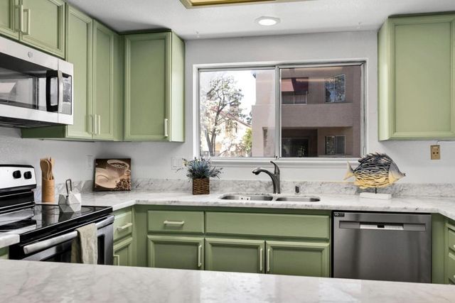 31 E Court Lane, Foster City, CA 94404