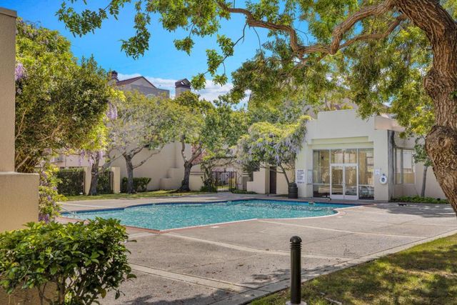 31 E Court Lane, Foster City, CA 94404