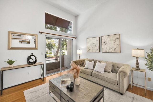 31 E Court Lane, Foster City, CA 94404