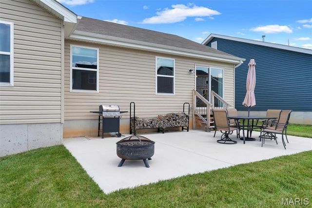 223 Westhaven Circle Drive, Wentzville, MO 63385