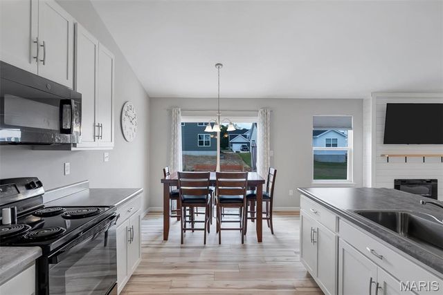 223 Westhaven Circle Drive, Wentzville, MO 63385