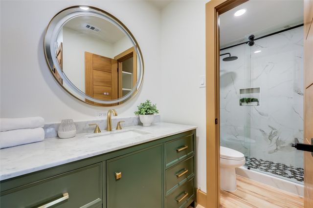 5801 Thunderbird ST A15, Lago Vista, TX 78645