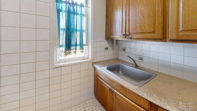 38 N 10th Avenue, Mount Vernon, NY 10550