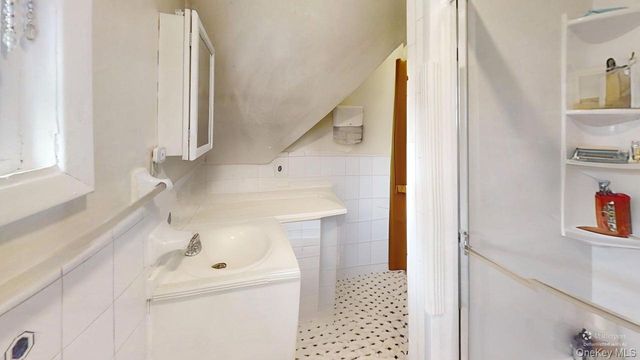 38 N 10th Avenue, Mount Vernon, NY 10550
