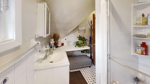 38 N 10th Avenue, Mount Vernon, NY 10550