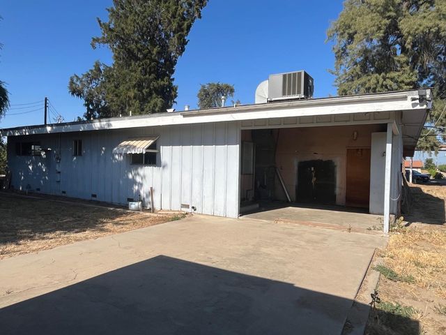 11597 S Academy Avenue, Selma, CA 93662