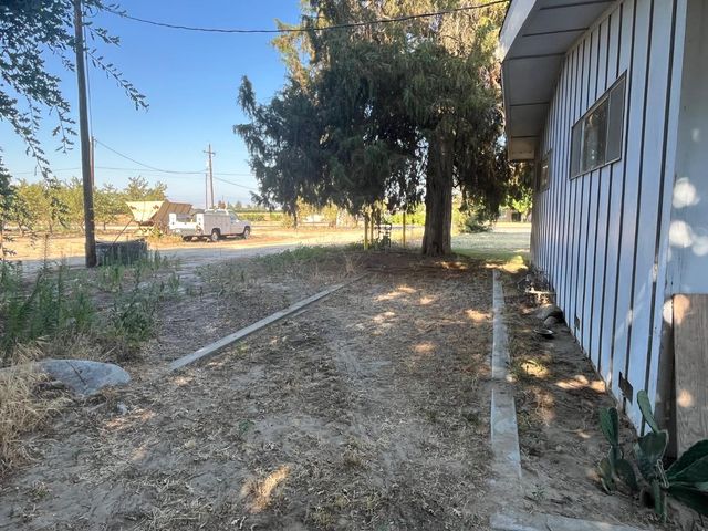 11597 S Academy Avenue, Selma, CA 93662