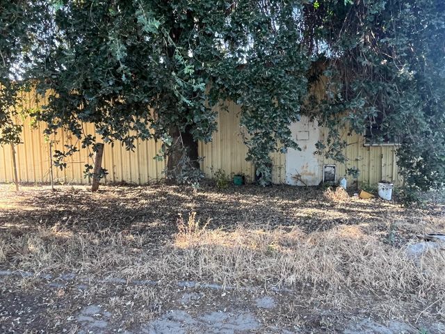 11597 S Academy Avenue, Selma, CA 93662