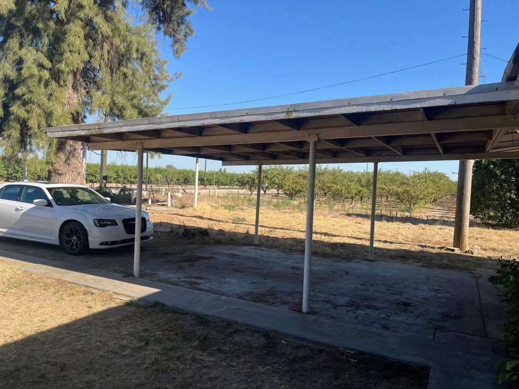 Image 22 of property listing at 11597 S Academy Avenue, Selma, CA 93662