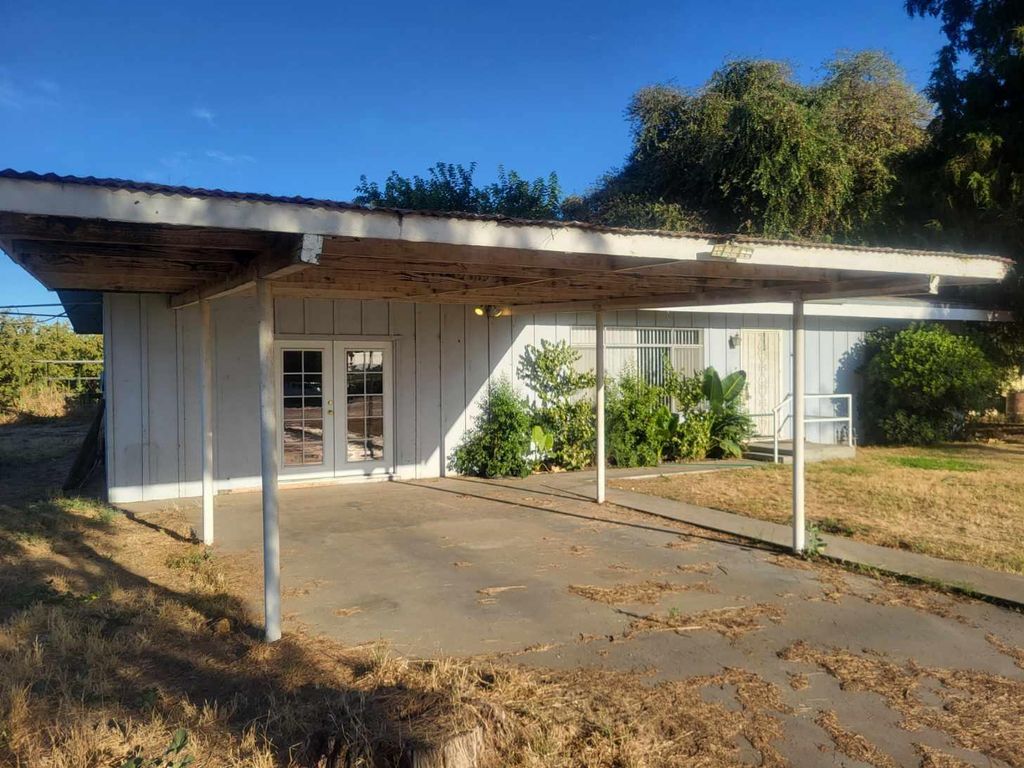 Image 46 of property listing at 11597 S Academy Avenue, Selma, CA 93662