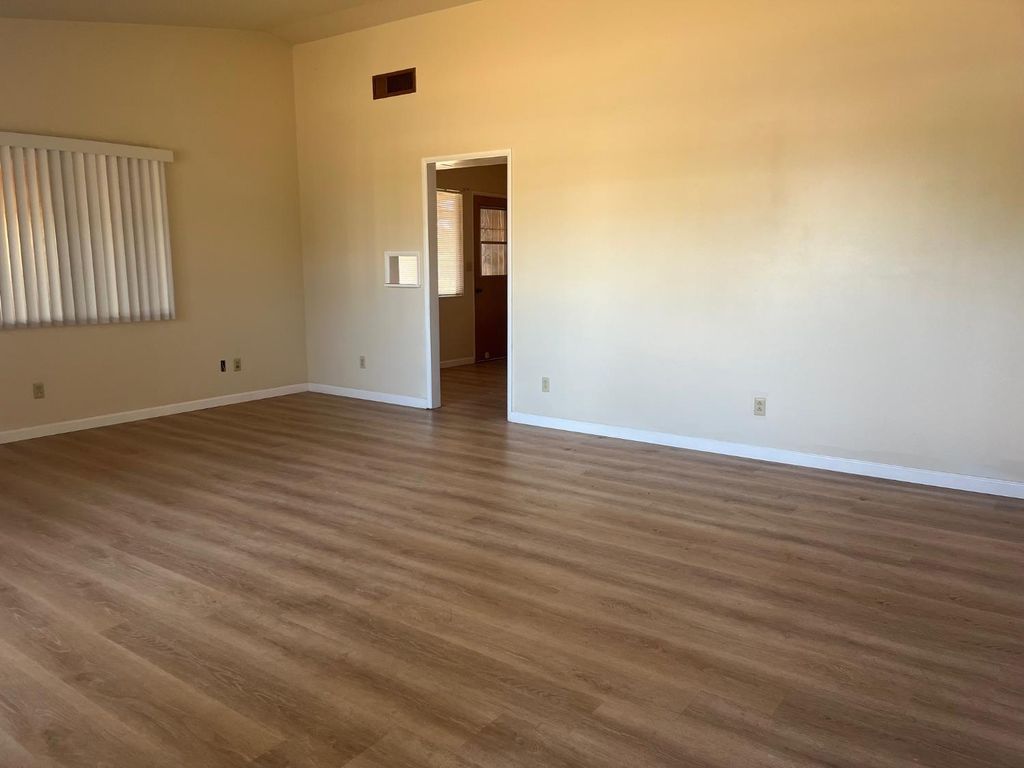 Image 7 of property listing at 11597 S Academy Avenue, Selma, CA 93662