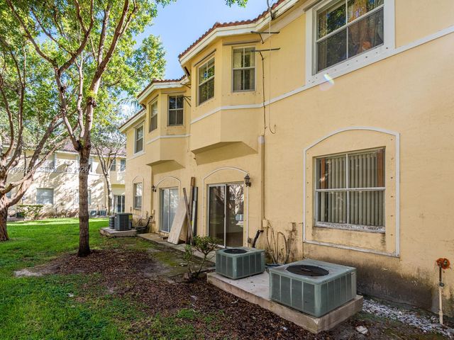 1663 SE 27th Dr 108, Homestead, FL 33035