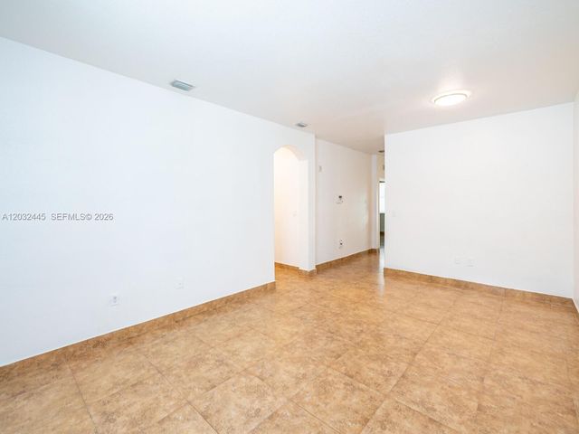 1663 SE 27th Dr 108, Homestead, FL 33035