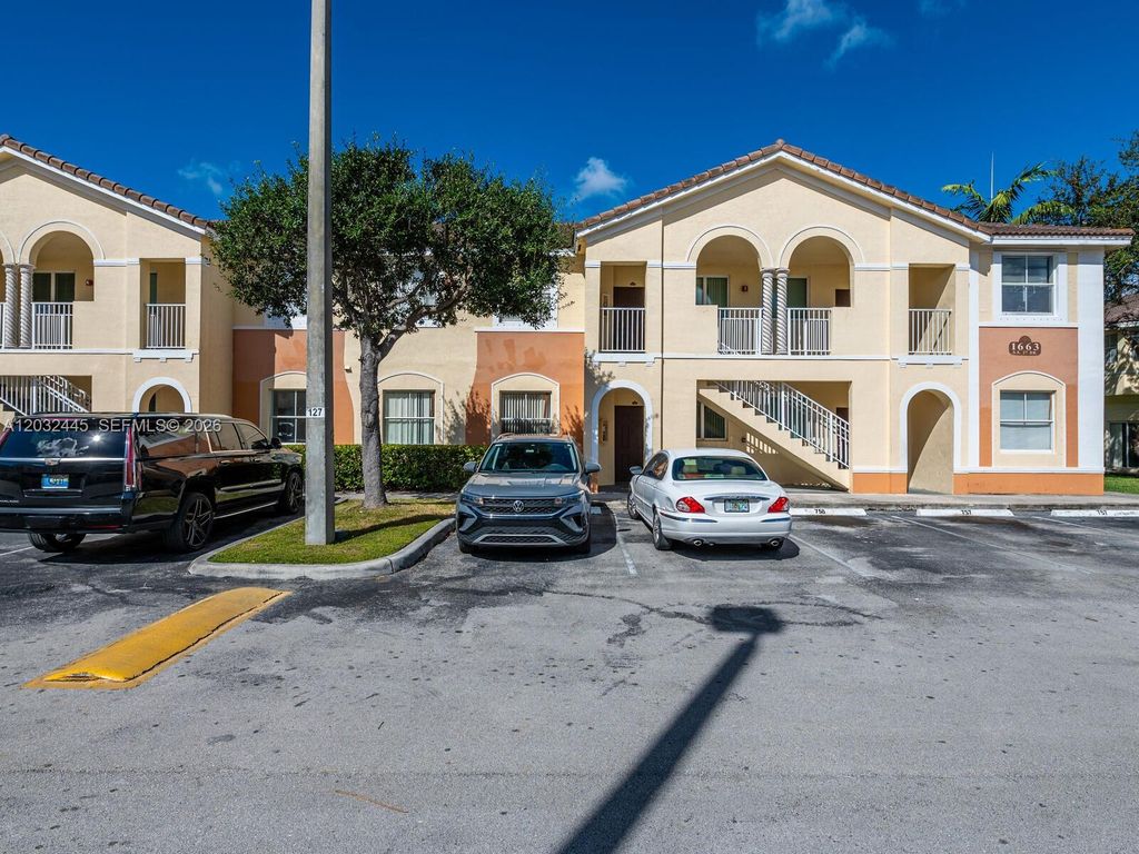 1663 SE 27th Dr 108, Homestead, FL 33035
