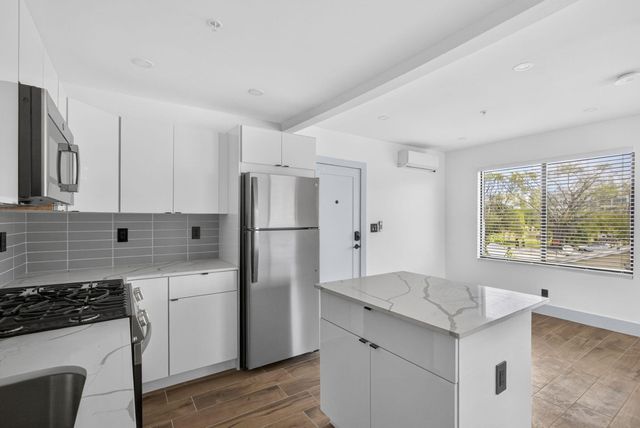 2032 N Dixie Highway 5, West Palm Beach, FL 33407