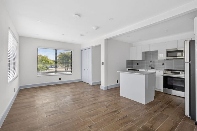 2032 N Dixie Highway 5, West Palm Beach, FL 33407