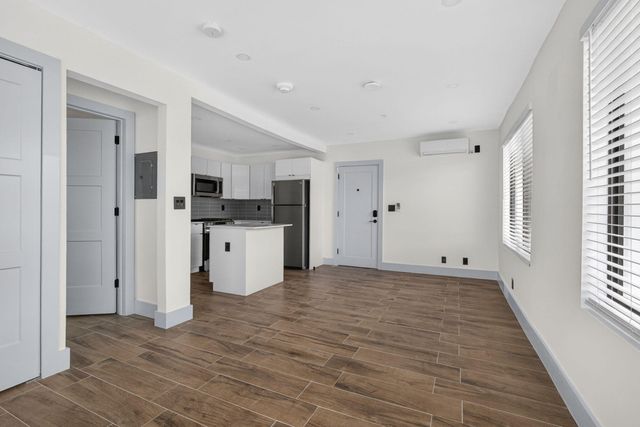 2032 N Dixie Highway 5, West Palm Beach, FL 33407