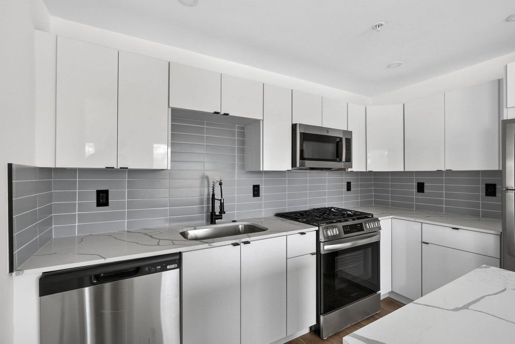 2032 N Dixie Highway 5, West Palm Beach, FL 33407