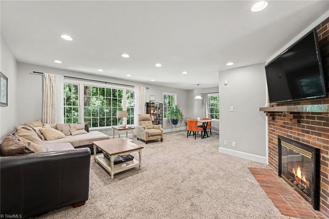 2860 Saint Claire Road, Winston-salem, NC 27106