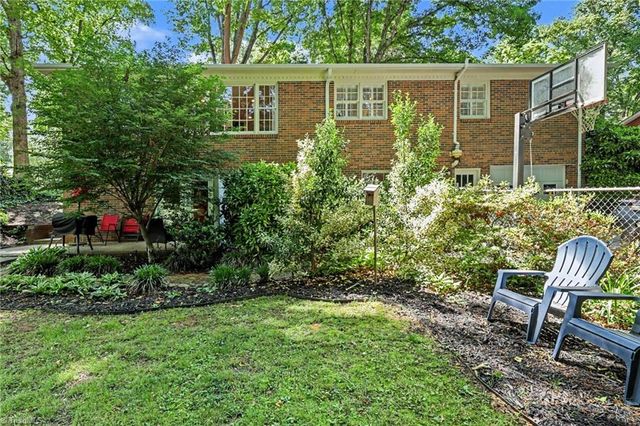 2860 Saint Claire Road, Winston-salem, NC 27106