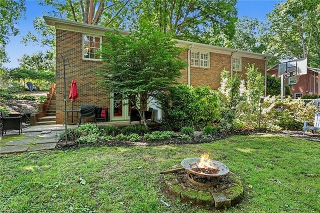 2860 Saint Claire Road, Winston-salem, NC 27106