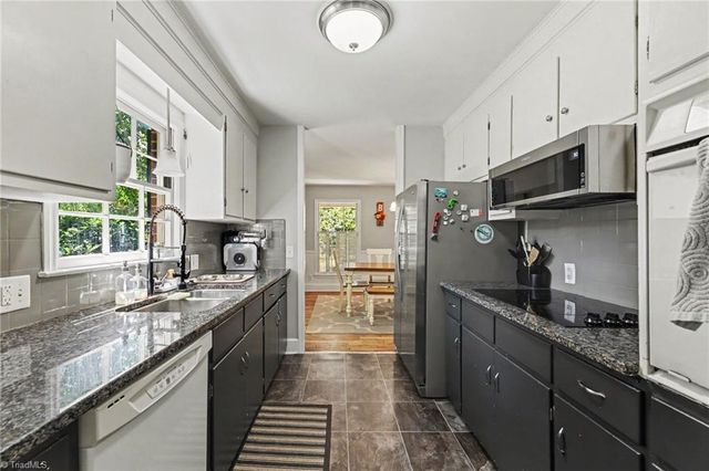 2860 Saint Claire Road, Winston-salem, NC 27106