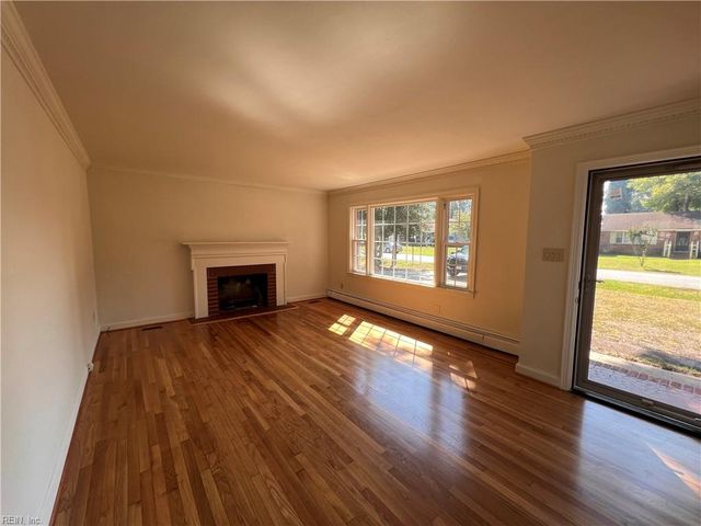 5704 Brookmere LN, Portsmouth, VA 23703