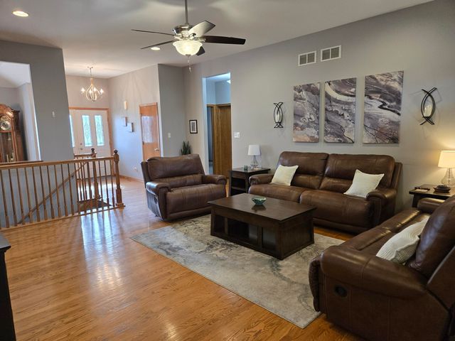 12176 W 106th Lane, St. John, IN 46373