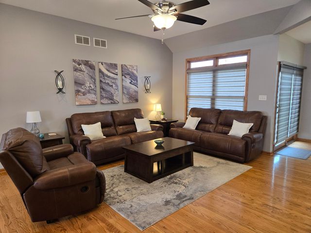 12176 W 106th Lane, St. John, IN 46373