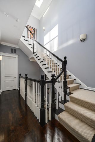 1938 N Hudson Avenue, Chicago, IL 60614