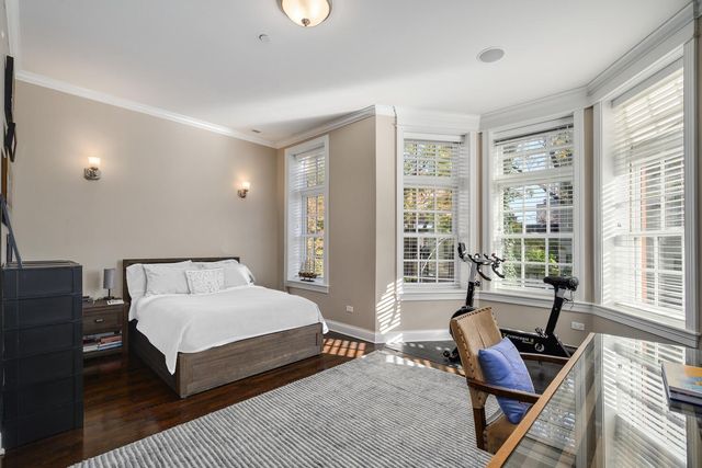 1938 N Hudson Avenue, Chicago, IL 60614