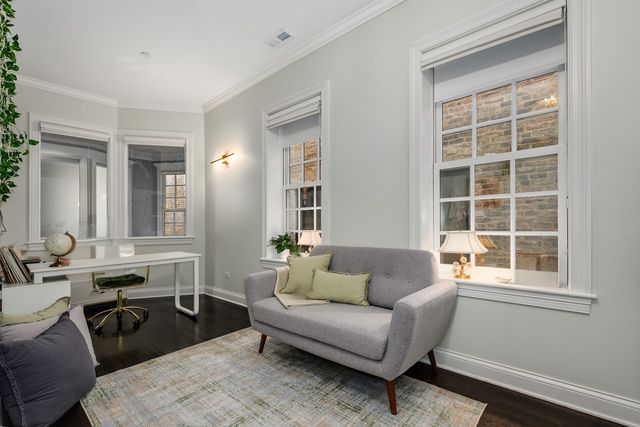 1938 N Hudson Avenue, Chicago, IL 60614