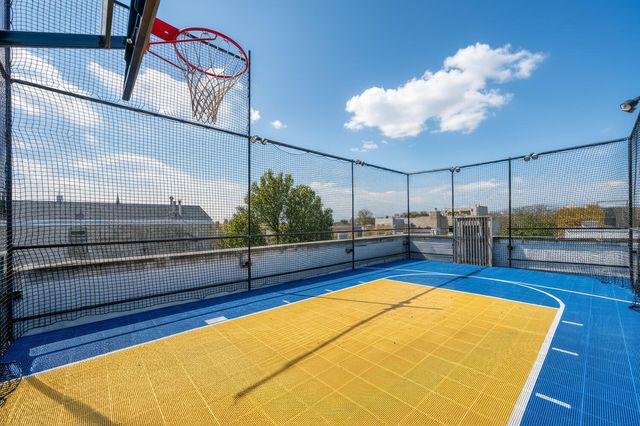 1938 N Hudson Avenue, Chicago, IL 60614