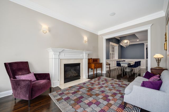 1938 N Hudson Avenue, Chicago, IL 60614