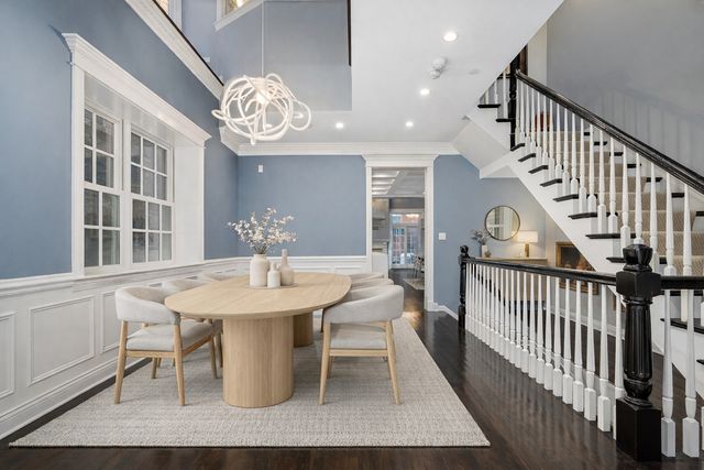 1938 N Hudson Avenue, Chicago, IL 60614