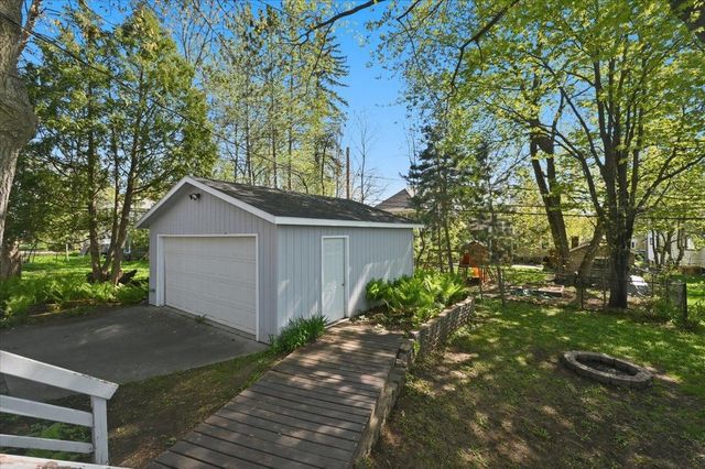1830 Dunedin Avenue, Duluth, MN 55803